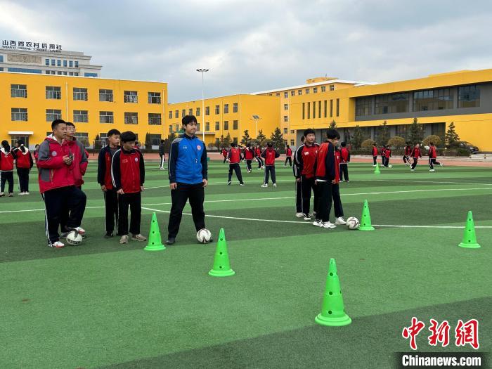 以校园足球与传统武术推广为载体的体育赋能，