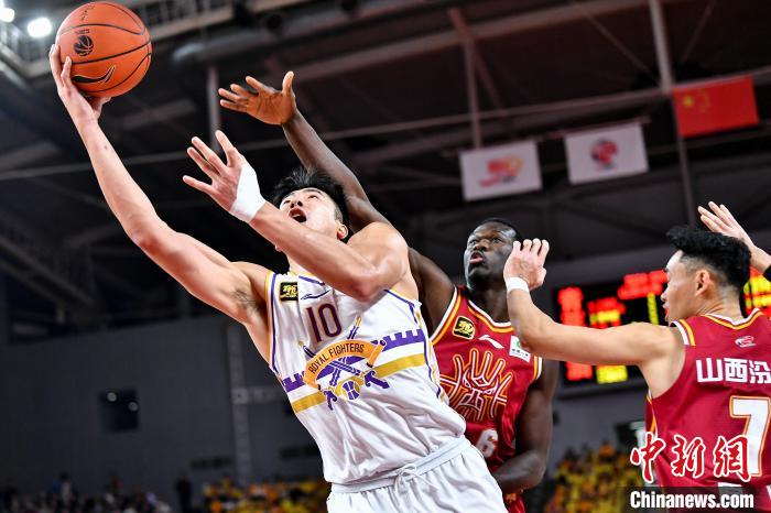 山西汾酒男篮125-105击败北京控股 暂时领跑CBA联盟