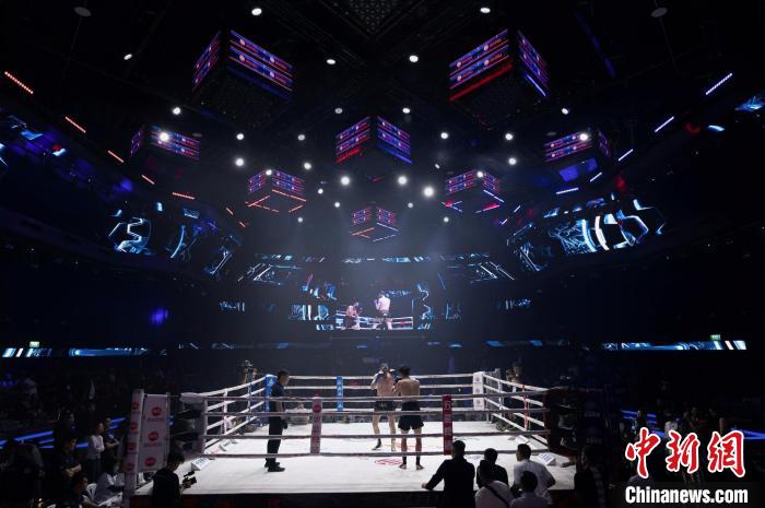 中国拳手勇夺8胜 伊朗选手登顶昆仑决61KG冠军