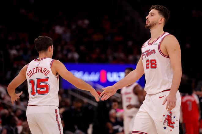 火箭惨败马刺创赛季最惨失利 空间短板与防守漏