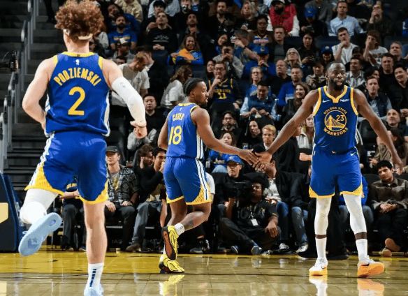 文班亚马狂暴统治赛场 马刺客场掀翻残阵勇士